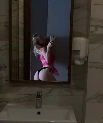 Живу и работаю в Москве, в самом сердце этого пульсирующего города. Моя нежность и опыт сведут тебя с ума.
💋 У меня много услуг, которые я могу предложить тебе в Москве. Я создам атмосферу полного расслабления и искушения. Мои губы, шаловливый язычок и роскошное тело жаждут прикосновений и твоего внимания.
💦 Уверяю тебя, что моя фотография настоящая, и я выгляжу так же сногсшибательно, как на ней. Как только ты меня увидишь, ты поймешь, что все твои мечты сбываются. Обрати внимание на отзывы, они говорят сами за себя.
💫 Я гарантирую тебе максимальное удовольствие, интимные эмоции и фантастический опыт. Мое мастерство и страсть не оставят тебя равнодушным. Со мной ты окунешься в мир страсти и блаженства.
💌 Сделай шаг к невероятному в Москве – приходи ко мне. Я обещаю, что ты не пожалеешь о своем выборе. Ожидаю тебя, чтобы превратить твои желания в реальность. 6048, 22 года